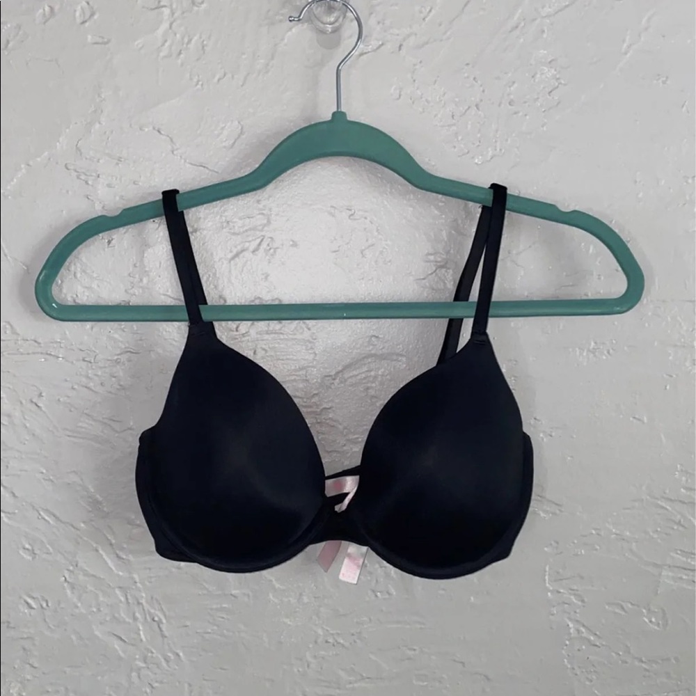 Victorias Secret PINK tshirt bra with adjustable straps